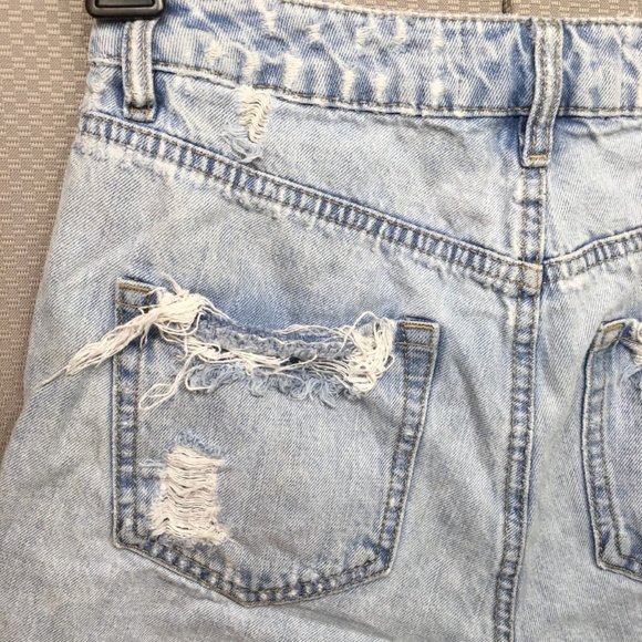 Garage Denim MOM Festival Short Mid Rise Light Wash Distressed Size 01 - Picture 7 of 13